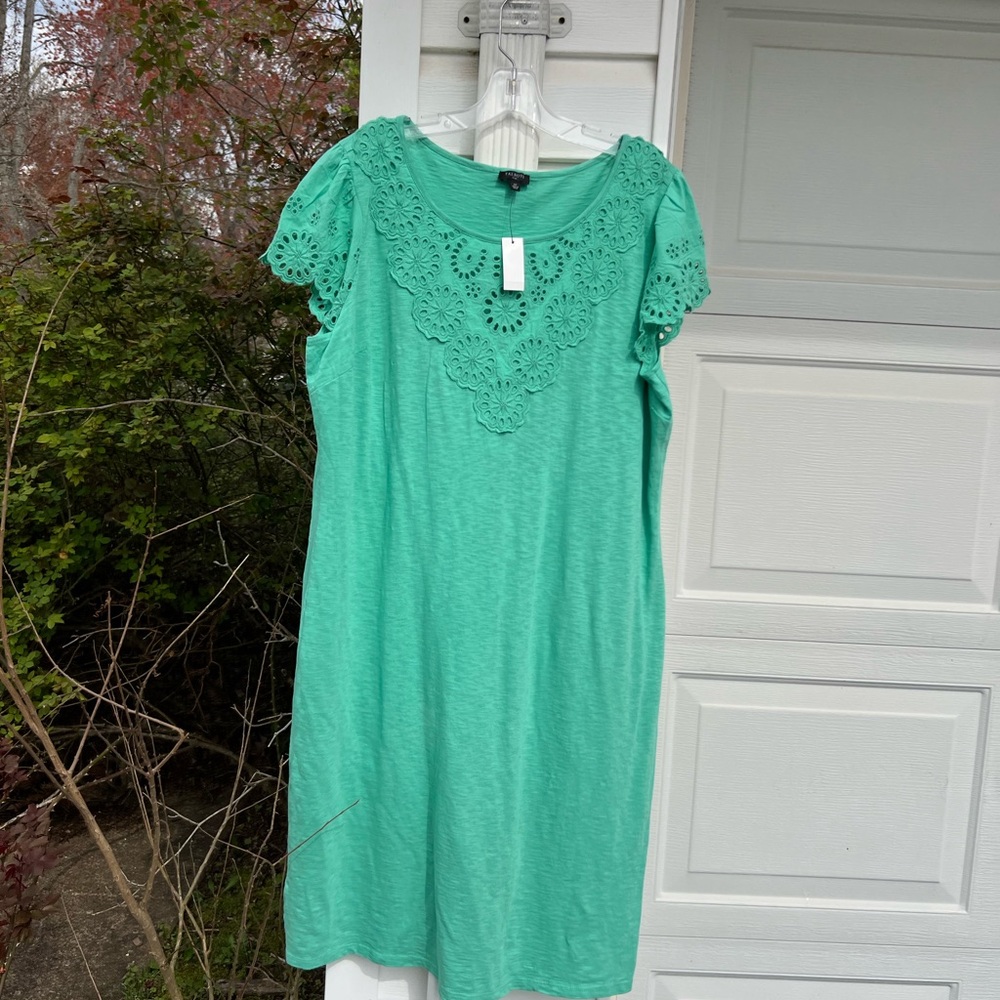 NWT Talbots Pretty Green Floral Eyelet Neck Easy Short Scalloped Sleeve